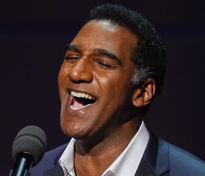 Normlewis 700